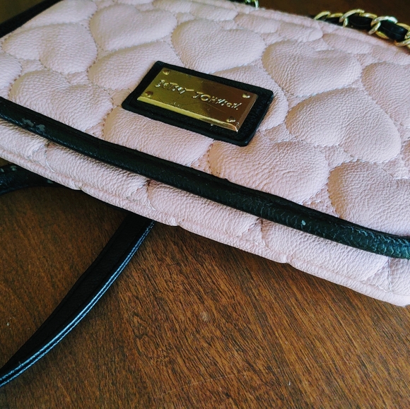 Betsey Johnson mini crossbody bag, heart quilting - Picture 6 of 6